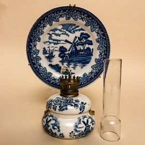 Vintage, Rare 4-piece Blue Willow Oil Lamp and Reflector.